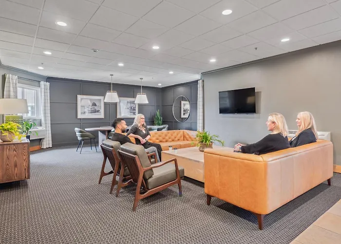 Century Hotel Tualatin