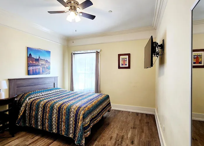 Santa Paula Inn