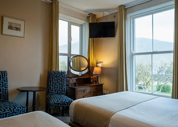 Inis Mor Hotels