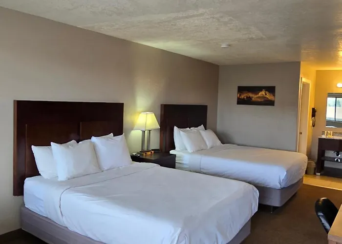 Red Ledges Motel Tropic