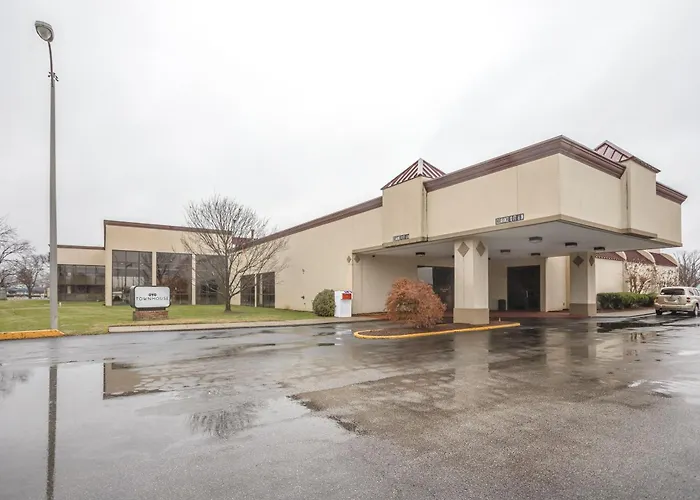 Oyo Townhouse Owensboro West Hotel