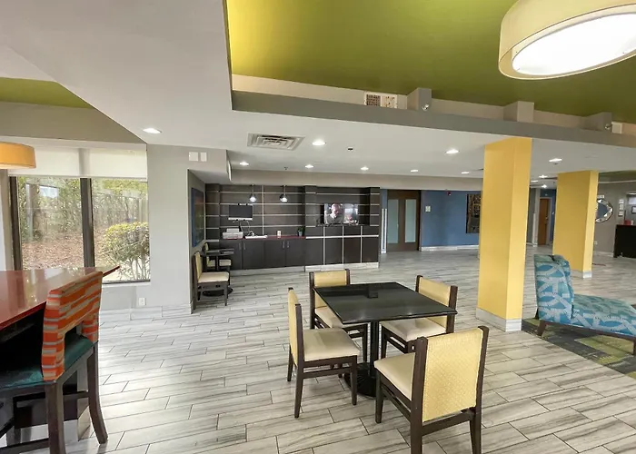 Oyo Townhouse Jackson - Ridgeland Hotel