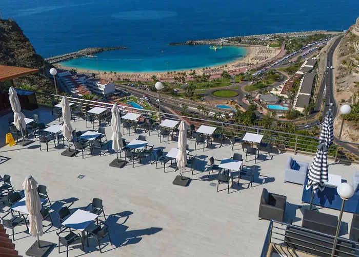 Amadores Hotels