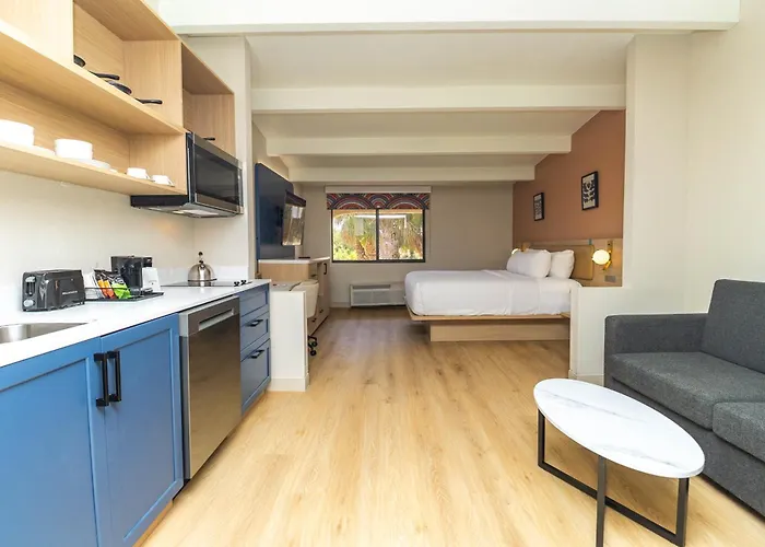 Ramada By Wyndham Davenport Orlando South Hotel