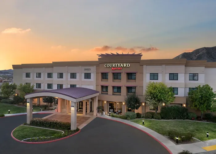 Courtyard By Marriott Santa Clarita Valencia Hotel