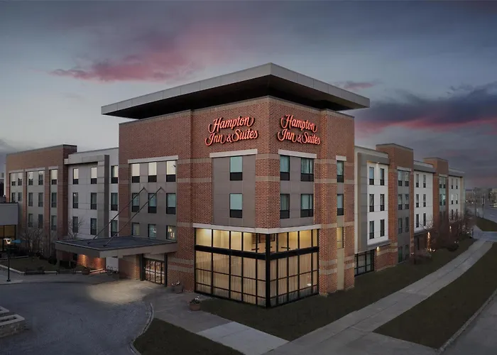 Hampton Inn & Suites Omaha-Downtown