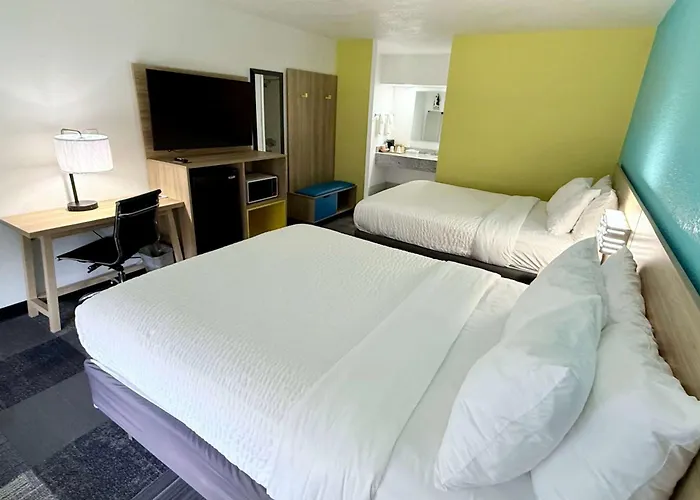 Days Inn By Wyndham Eglin Afb Niceville