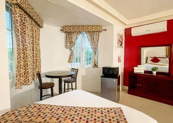 Golden Palms House Bed & Breakfast Nassau