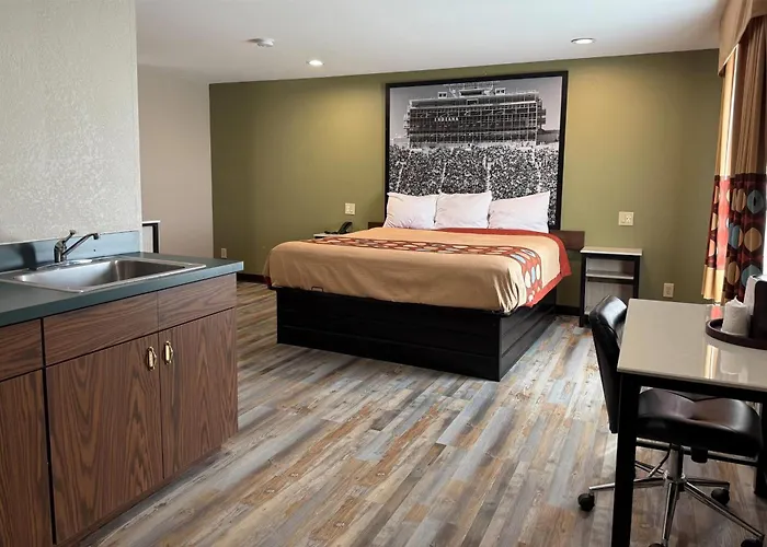 Super 8 By Wyndham Frankfort In