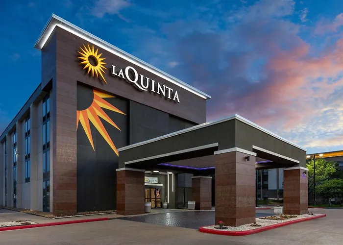 La Quinta By Wyndham Houston Stafford Sugarland Hotel