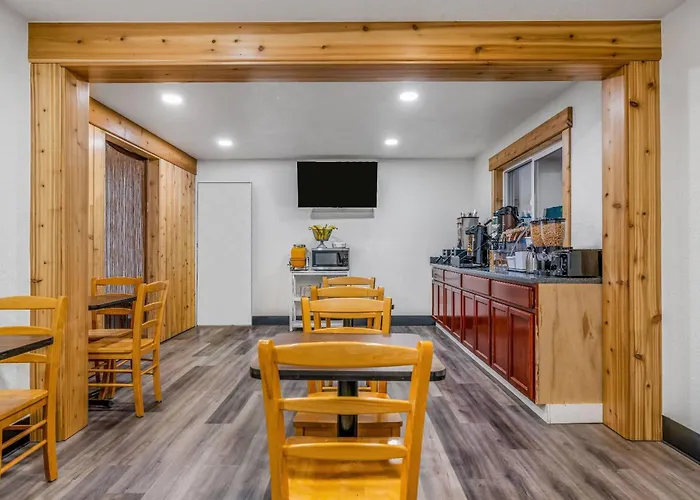 Super 8 By Wyndham Arcata Hotel