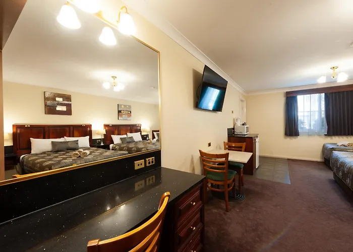 Albury Hotels