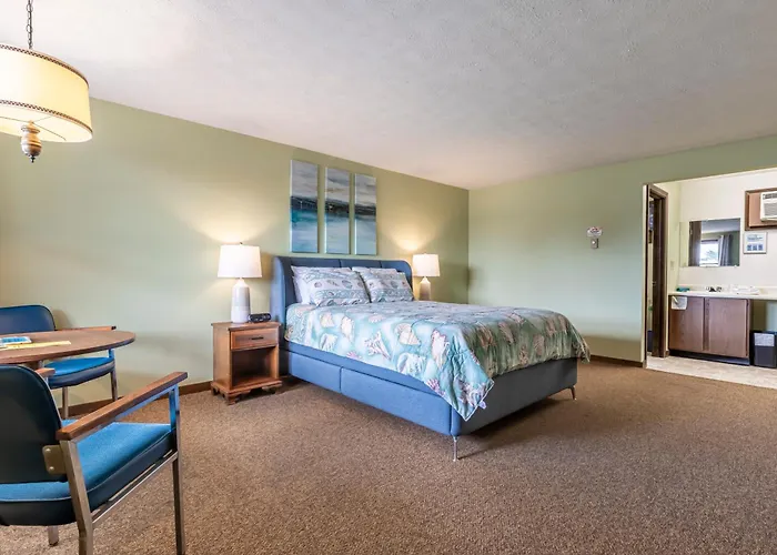 Inn Between The Beaches & Villager York