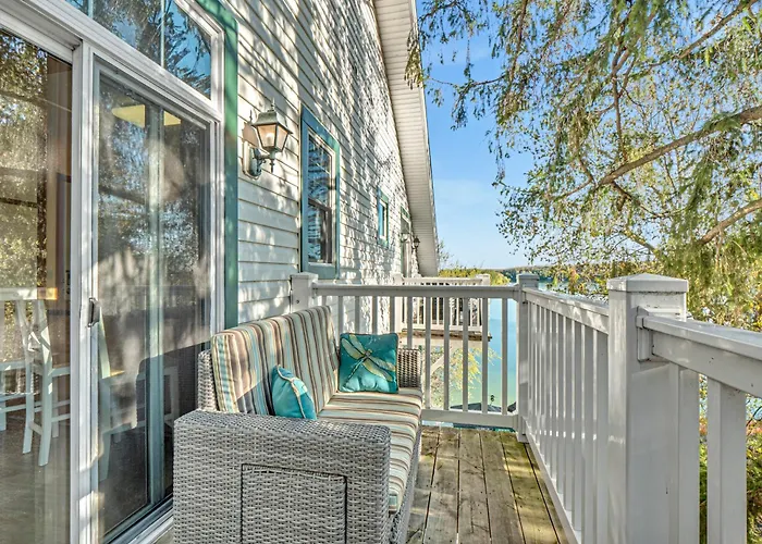 Lakeside Suites Elkhart Lake