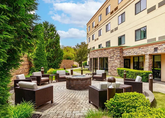 Courtyard By Marriott Oneonta Hotel