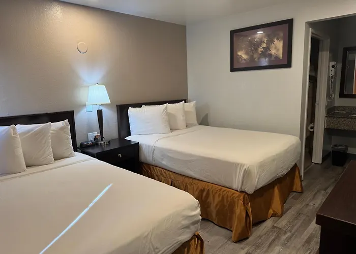 Travelodge By Wyndham Sacramento / Rancho Cordova
