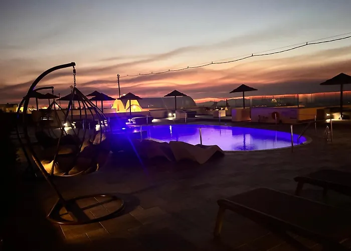 Oia (Santorini) Hotels