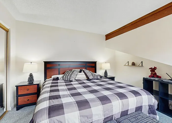 Charming Condo With Sunroom & Patio - Near Golf, Town & National Park Estes Park