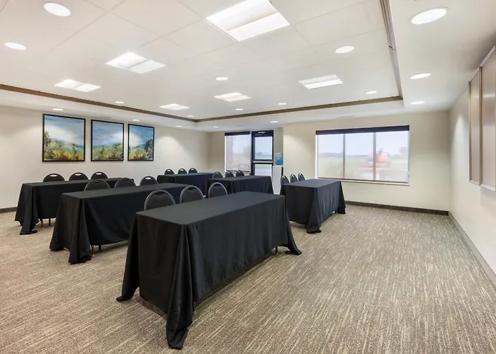 Clarion Pointe Sioux Falls Airport