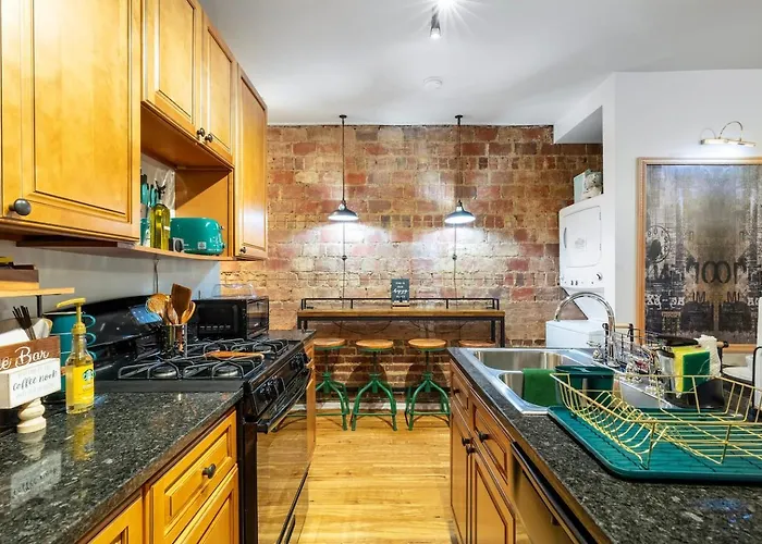 Chic Loft Walkable Free Parking Case Western Cleveland