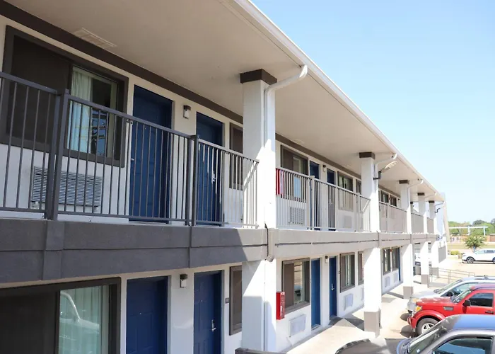 Motel 6-Alvin, Tx