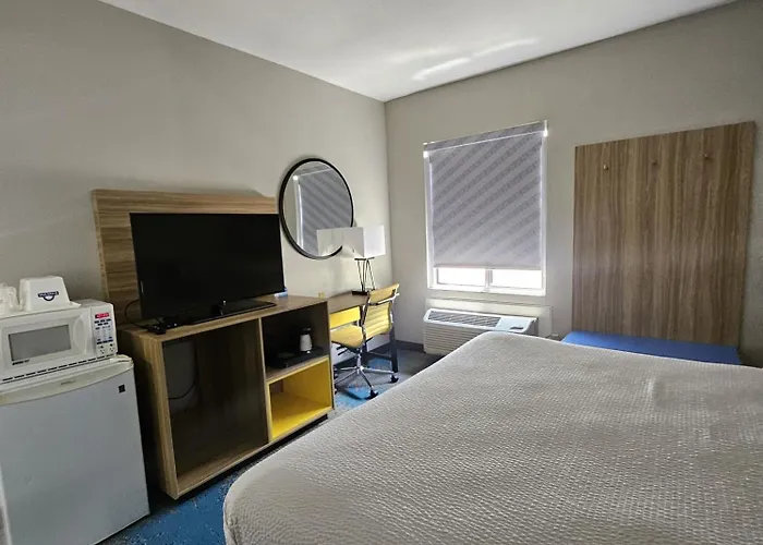 Days Inn By Wyndham Jefferson City