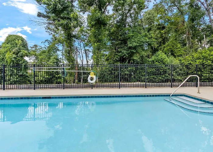 Econo Lodge Inn & Suites Cayce I-26 Airport