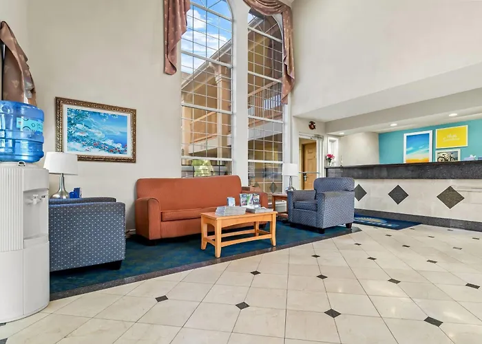 Days Inn By Wyndham Nacogdoches/Sfa University/Downtown