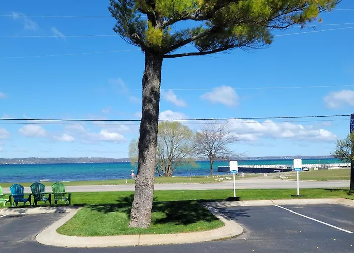 Sleep Inn & Suites Bay View Acme - Traverse City