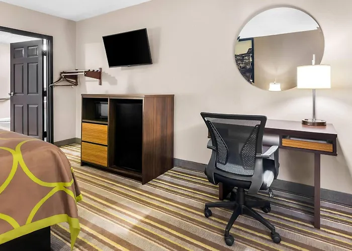 Super 8 By Wyndham Columbia Motel