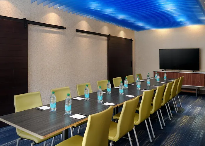 Holiday Inn Express & Suites Brunswick By Ihg
