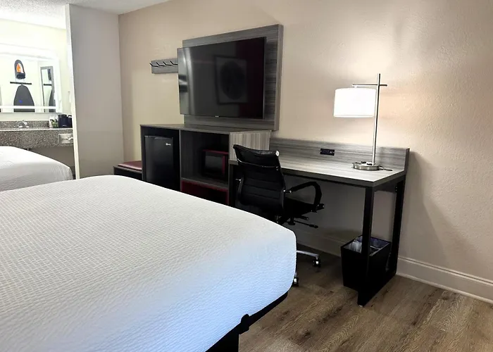 Ramada By Wyndham Pelham Hotel