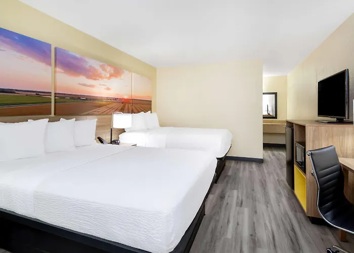 Days Inn & Suites By Wyndham Clovis