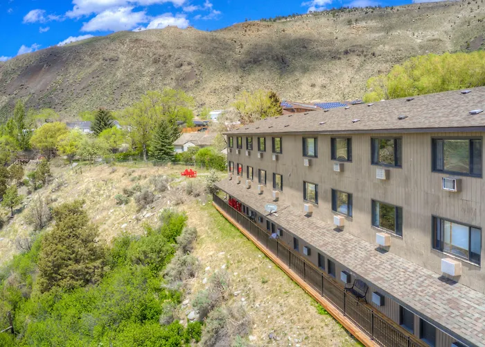 Ridgeline Hotel At Yellowstone, An Ascend Collection Hotel Gardiner