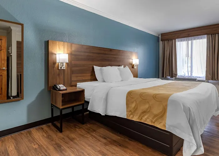 Quality Inn & Suites Ft Jackson Maingate Columbia