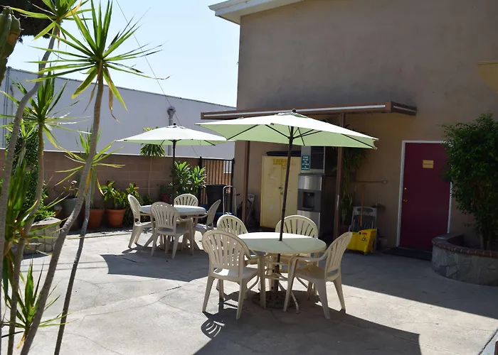 Howard Johnson By Wyndham Buena Park