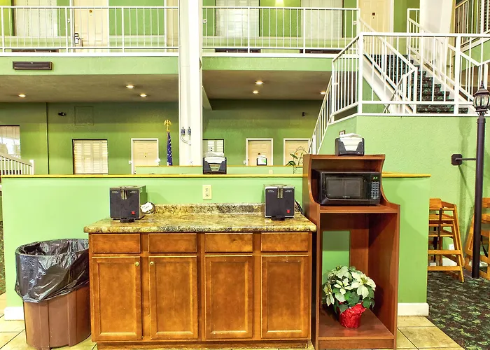 Coratel Inn & Suites By Jasper Mccook