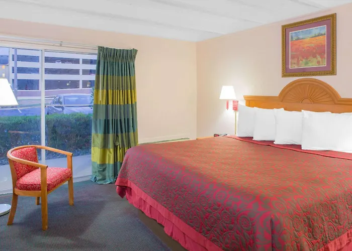 Days Inn By Wyndham Tallahassee University Center