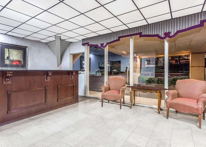 Howard Johnson By Wyndham Athens
