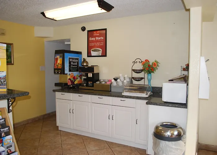 Econo Lodge San Marcos University Area