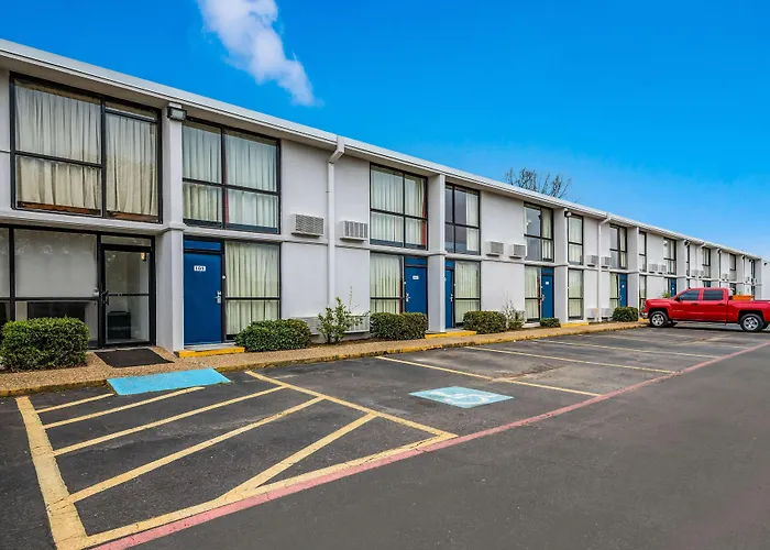 Motel 6-Henderson, Tx