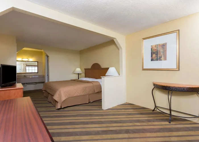 Days Inn & Suites By Wyndham Vicksburg