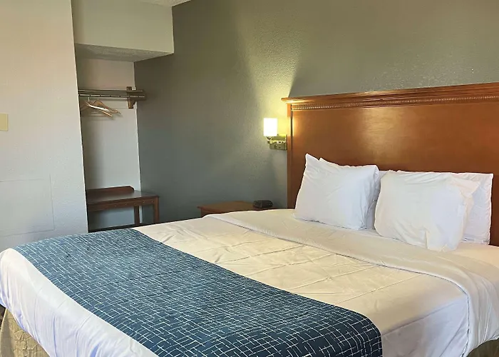 Travelodge By Wyndham Terre Haute