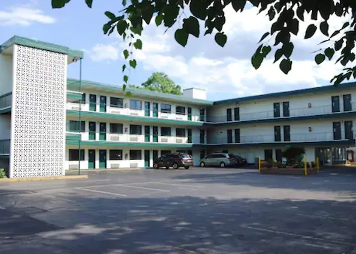 Travelodge By Wyndham Chambersburg