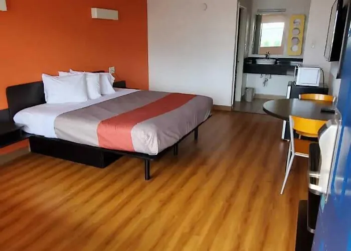 Motel 6-Memphis, Tn - Graceland