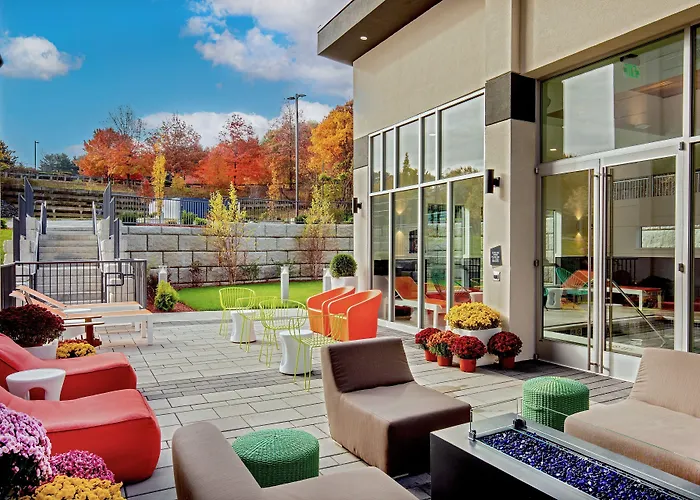 Aloft By Marriott Framingham Hotel