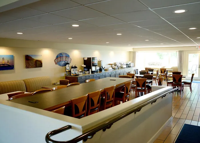 Baymont By Wyndham St. Ignace Lakefront
