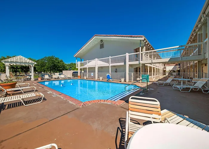 Motel 6-Dallas, Tx - Farmers Branch
