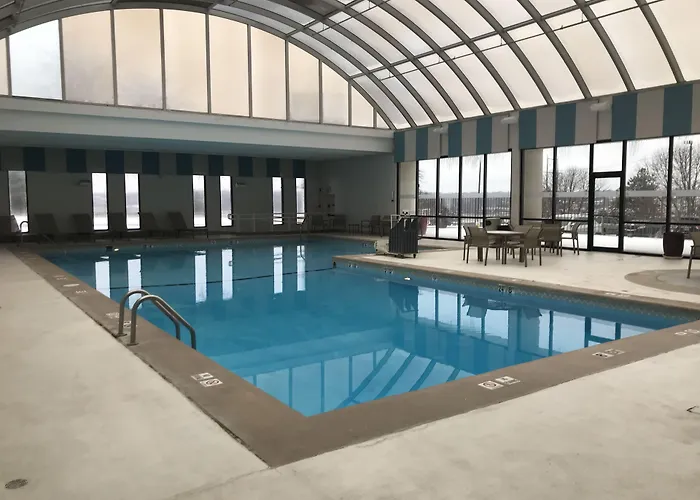 Wyndham Omaha Hotel - West Dodge