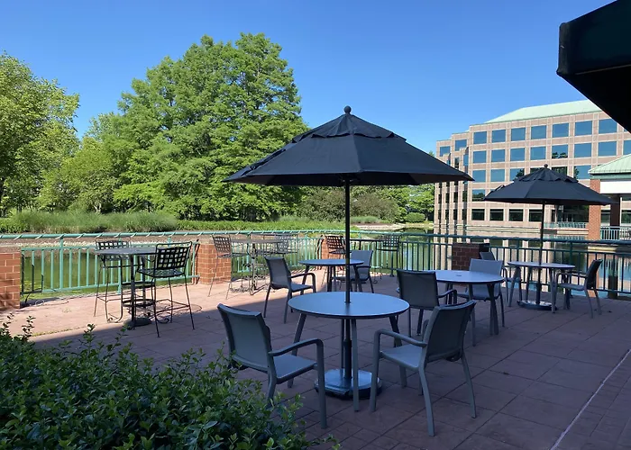 Elimwood Hotel, A Ramada By Wyndham Maryland Heights